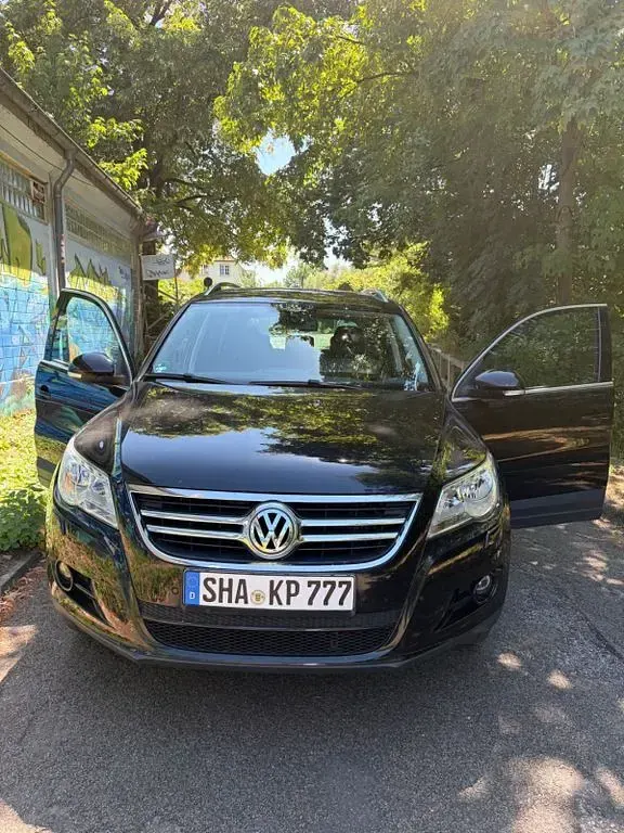 Gebraucht VW Tiguan Team 140 PS (102 kW) 2010 Schwarz SUV