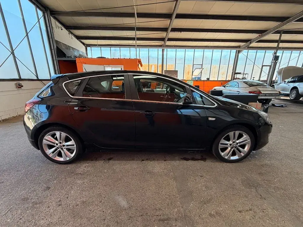 Gebraucht Opel Astra OPC 140 PS (102 kW) 2011 Schwarz Limousine