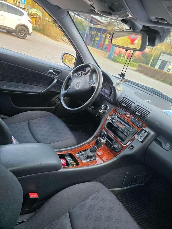 Gebraucht Mercedes 240 170 PS (125 kW) 2000 Silber Limousine