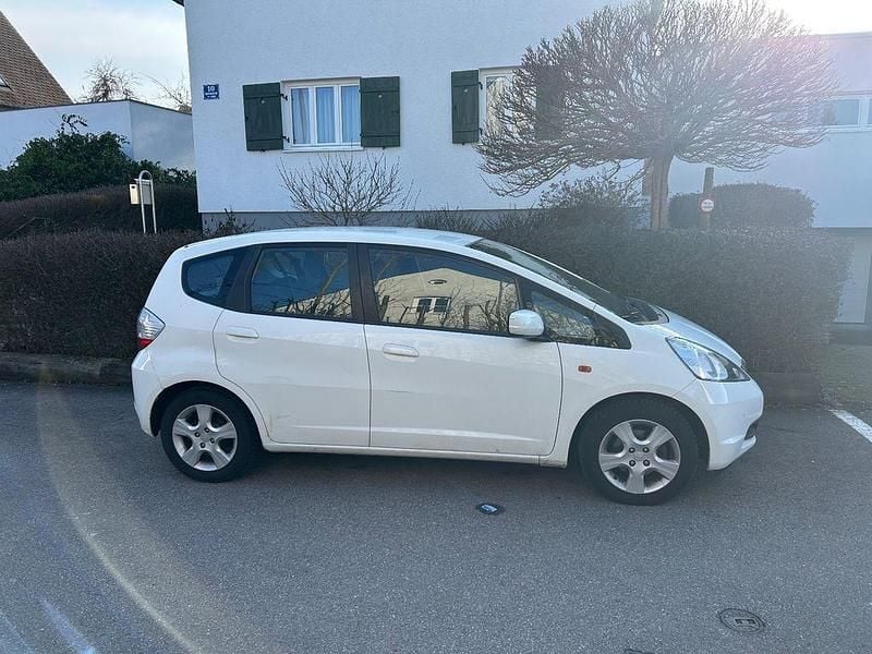 Gebraucht Honda Jazz Elegance 99 PS (72 kW) 2010 Weiß Kleinwagen