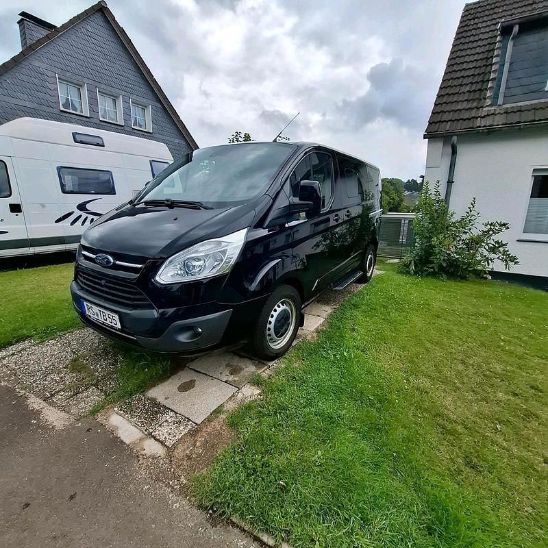 Schwarz Gebraucht 2017 Ford Tourneo Custom Van / Kleinbus | 25.900 € (Teuer) - Bild 1/4