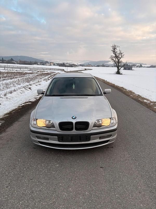 Gebraucht BMW 323 170 PS (125 kW) 1999 Silber Limousine