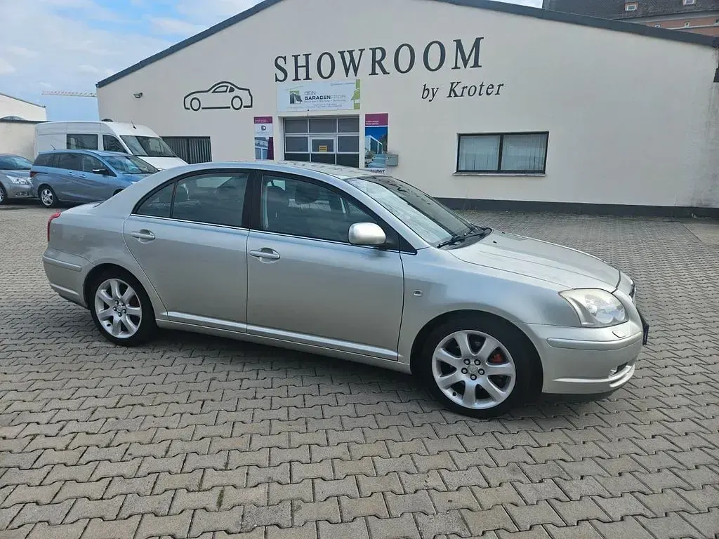 Gebraucht Toyota Avensis Executive 147 PS (108 kW) 2005 Silber Limousine