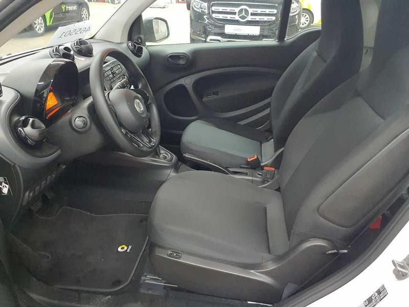 Gebraucht Smart ForTwo Coupé 60 kW (82 PS) 2022 Tridion sicherheitszelle in weiß Coupé