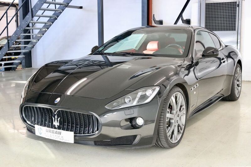 Schwarz Gebraucht 2011 Maserati Granturismo Coupé | 41.600 € (Superpreis) - Bild 1/4