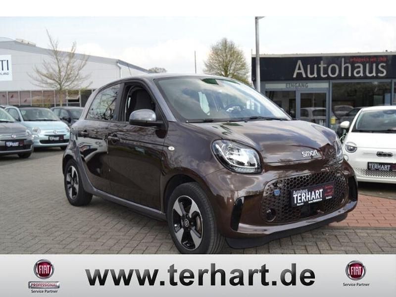 Braun Gebraucht 2021 Smart ForFour Electric Drive Limousine | 8.990 € (Fairer Preis) - Bild 1/4