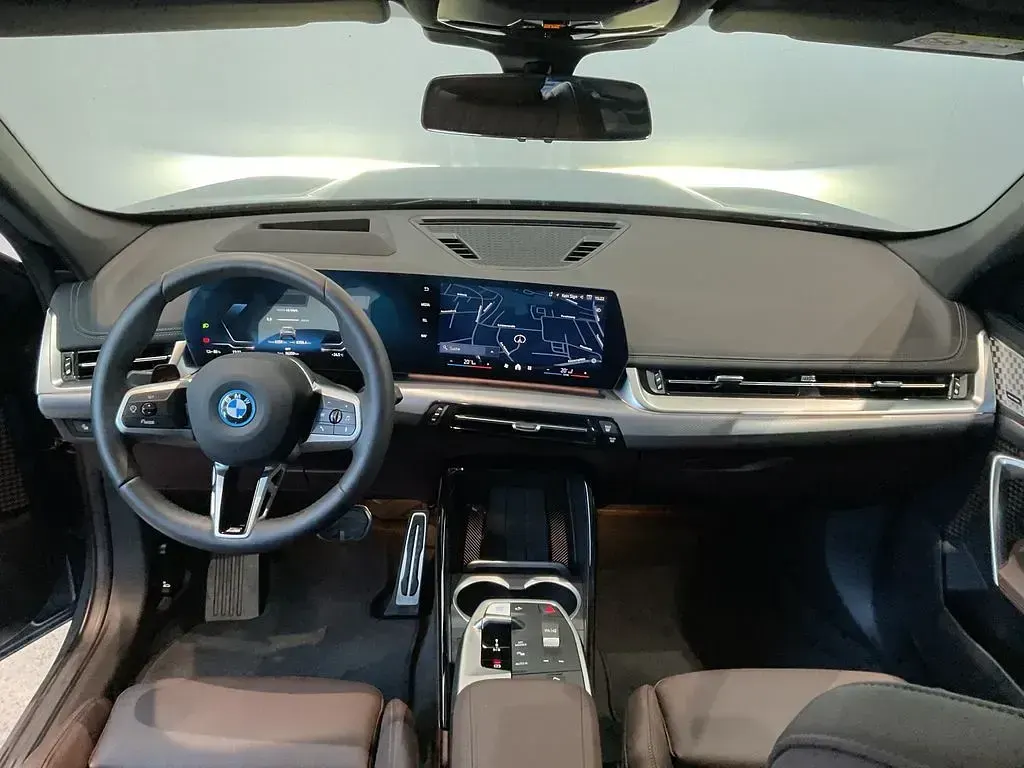 Gebraucht BMW iX1 M Sport 230 kW (313 PS) 2025 Grau SUV