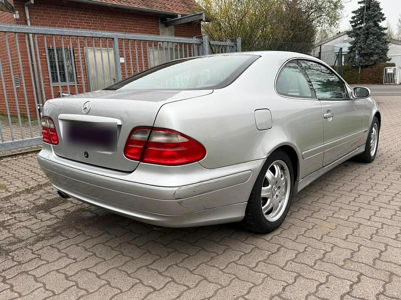 Gebraucht Mercedes CLK200 163 PS (119 kW) 2001 Silber Coupé