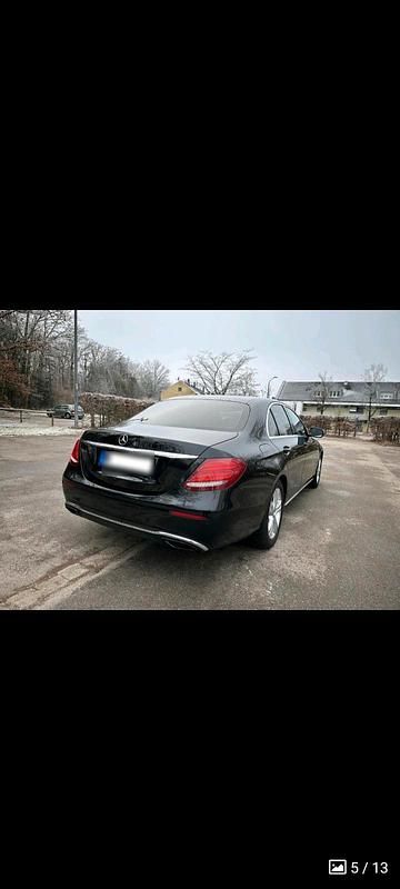 Gebraucht Mercedes E220 194 PS (142 kW) 2017 Limousine