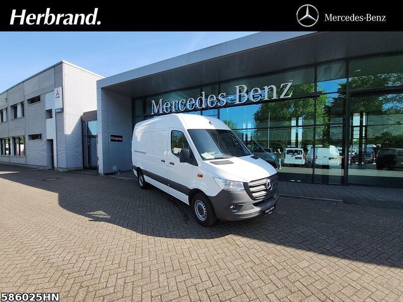 Arktikweiß Gebraucht 2022 Mercedes Sprinter Van | 31.642 € (Guter Preis) - Bild 1/4