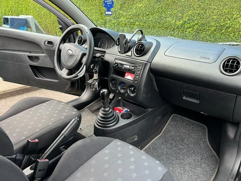 Schwarz Gebraucht 2005 Ford Fiesta Kleinwagen | 1.800 € - Bild 1/4
