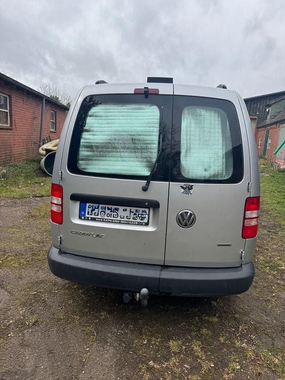 Gebraucht VW Caddy Maxi 107 PS (78 kW) 2014 Silber Van / Kleinbus