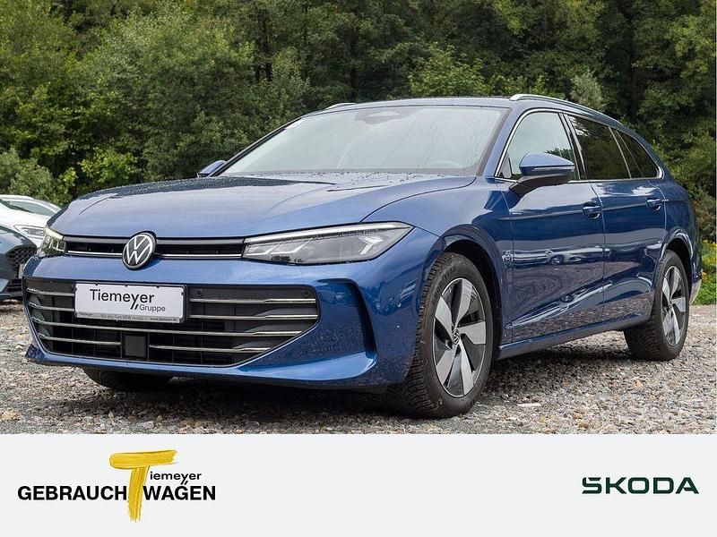 Blau Gebraucht 2024 VW Passat Business Kombi | 37.380 € (Guter Preis) - Bild 1/4