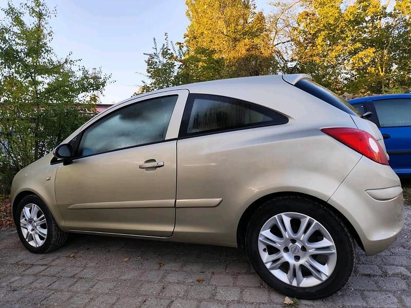 Gold Gebraucht 2007 Opel Corsa Kleinwagen | 1.600 € - Bild 1/4