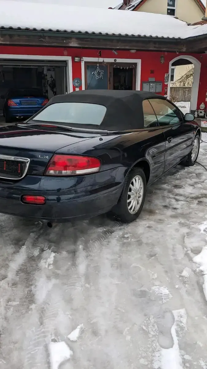 Gebraucht Chrysler Sebring Cabriolet 200 PS (147 kW) 2002 Blau Cabrio