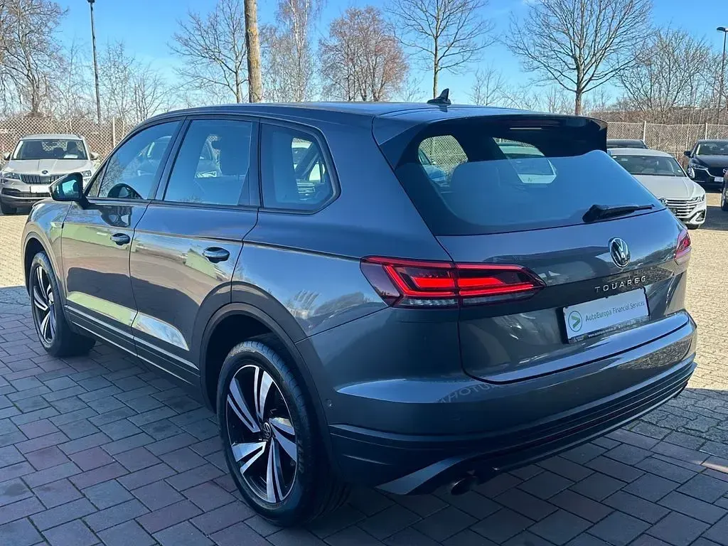 Gebraucht VW Touareg R 286 PS (210 kW) 2022 Grau SUV