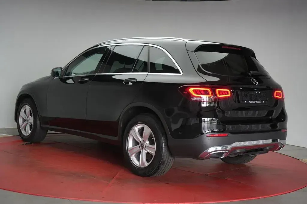 Gebraucht Mercedes GLC300 245 PS (180 kW) 2021 Schwarz SUV