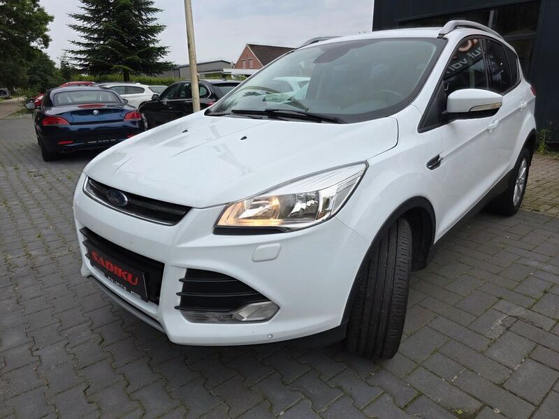 Gebraucht Ford Kuga Titanium 150 PS (110 kW) 2016 Weiß SUV
