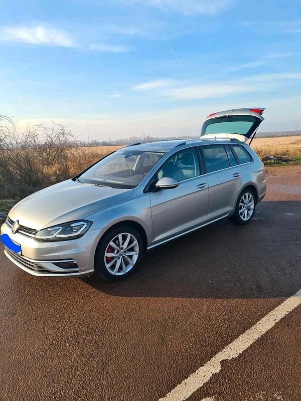 Silber Gebraucht 2020 VW Golf VII Kombi | 15.000 € (Guter Preis) - Bild 1/4