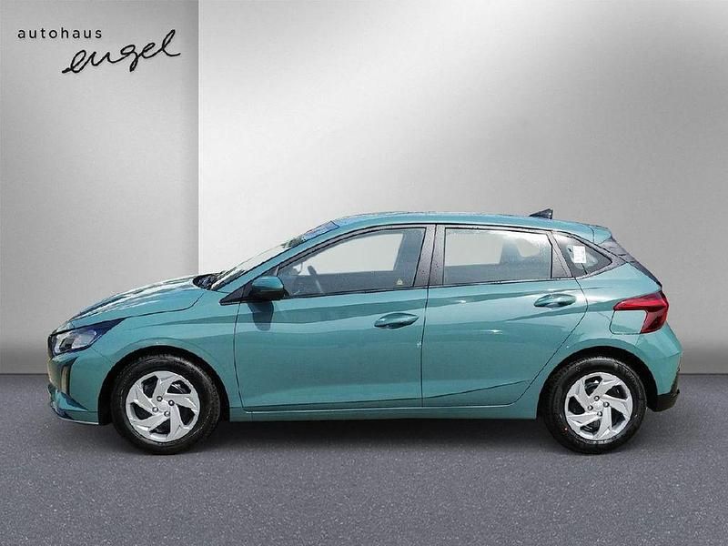 Neu Hyundai i20 Select 101 PS (74 kW) 2025 Grün Kleinwagen