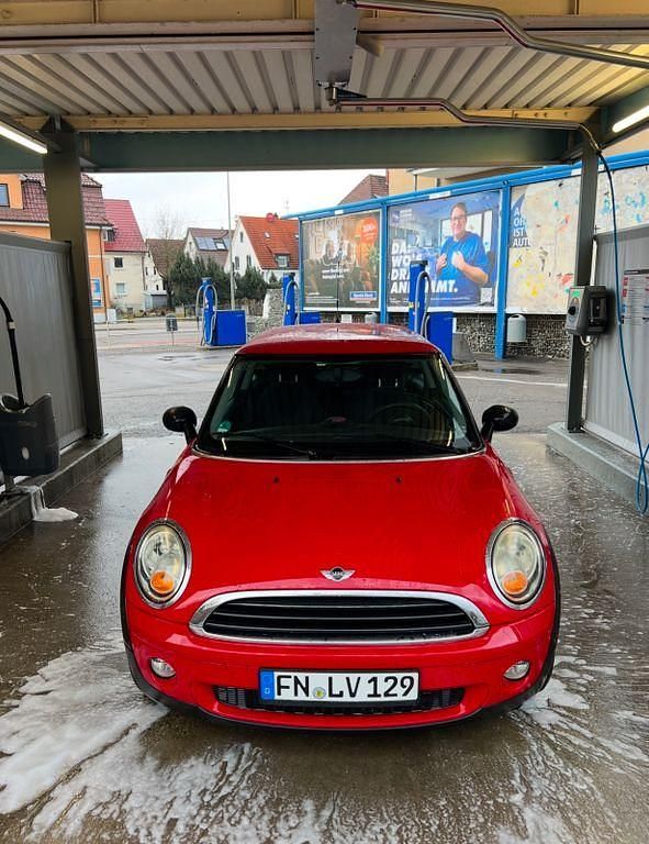 Gebraucht Mini ONE 75 PS (55 kW) 2009 Rot Kleinwagen