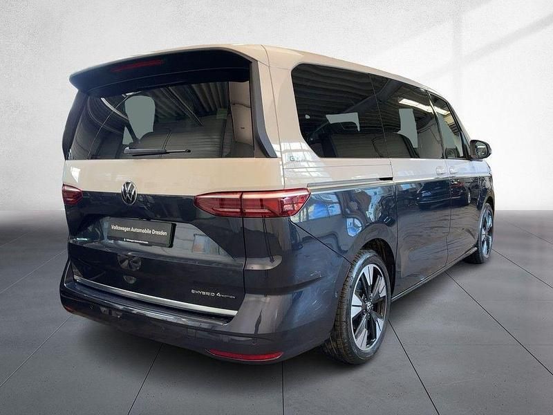 Neu VW Multivan Goal 177 PS (130 kW) 2026 Candyweiß/ starlight blue met Van / Kleinbus