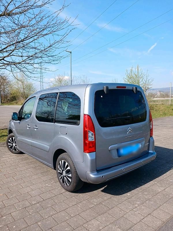 Gebraucht Citroën Berlingo 99 PS (72 kW) 2017 Silber Van / Kleinbus