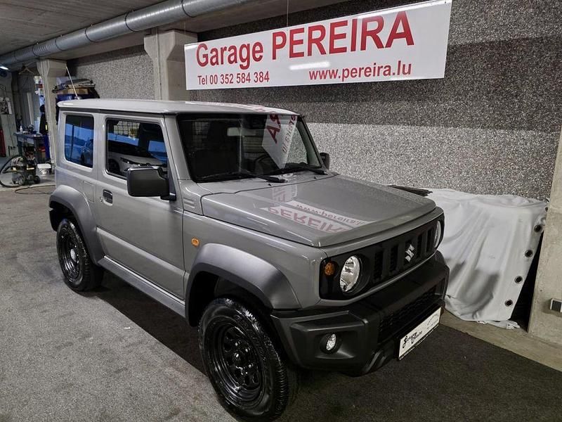 Grau Gebraucht 2023 Suzuki Jimny Comfort SUV | 28.900 € (Fairer Preis) - Bild 1/4