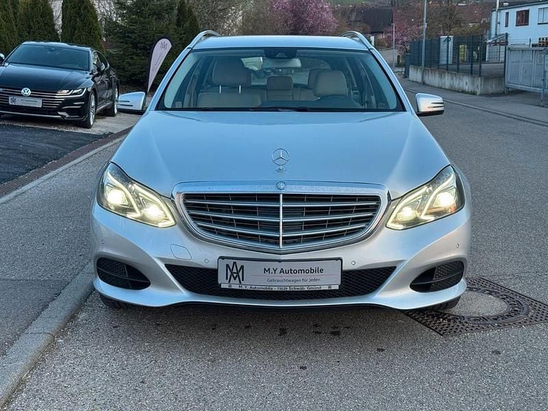 Gebraucht Mercedes E220 170 PS (125 kW) 2015 Silber Kombi