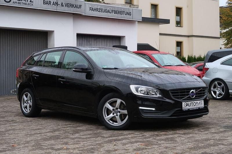 Schwarz Gebraucht 2016 Volvo V60 Kinetic Kombi | 8.950 € (Guter Preis) - Bild 1/4
