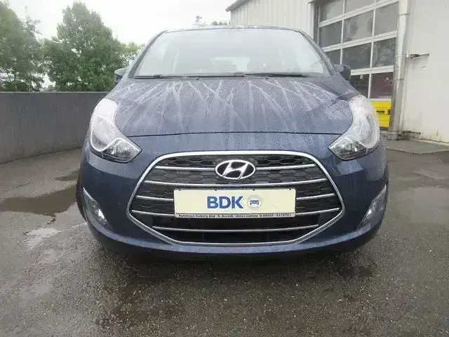 Gebraucht Hyundai ix20 125 PS (91 kW) 2019 Blau Kleinwagen