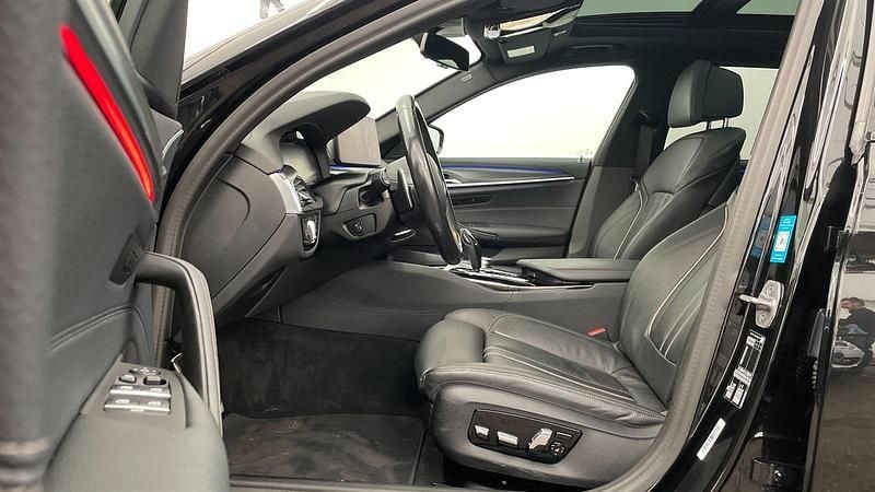 Gebraucht BMW 530 Efficient Dynamics 252 PS (185 kW) 2022 Saphirschwarz metallic Kombi