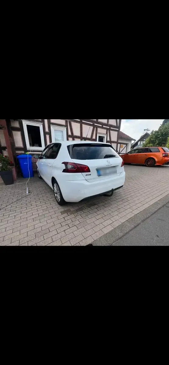 Gebraucht Peugeot 308 110 PS (80 kW) 2018 Weiß Limousine