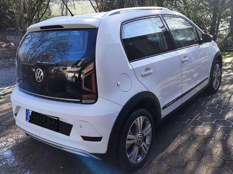 Gebraucht VW cross up! 75 PS (55 kW) 2018 Kleinwagen