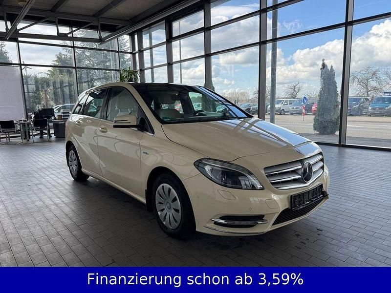 Gebraucht Mercedes B180 109 PS (80 kW) 2012 Van / Kleinbus