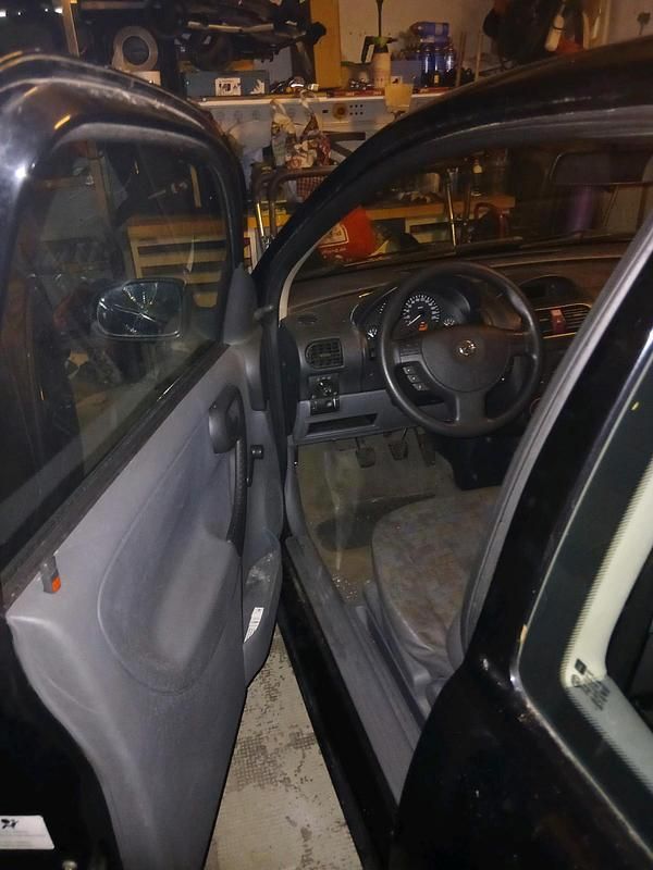 Gebraucht 2001 Opel Corsa Kleinwagen | 300 € (Superpreis) - Bild 1/4