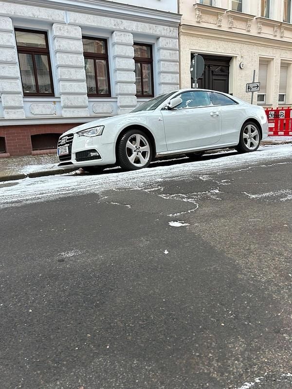 Weiß Gebraucht 2013 Audi A5 Coupé | 10.500 € (Superpreis) - Bild 1/4