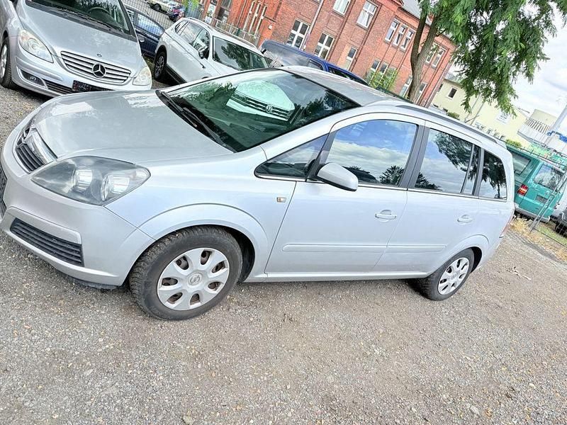 Silber Gebraucht 2005 Opel Zafira Edition Van / Kleinbus | 2.799 € (Guter Preis) - Bild 1/4
