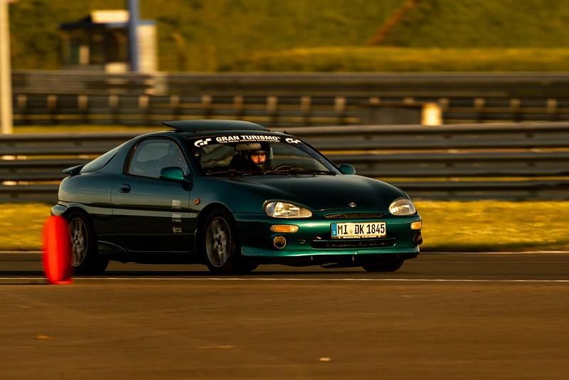 Gebraucht Mazda MX3 160 PS (117 kW) 1992 Grün Coupé