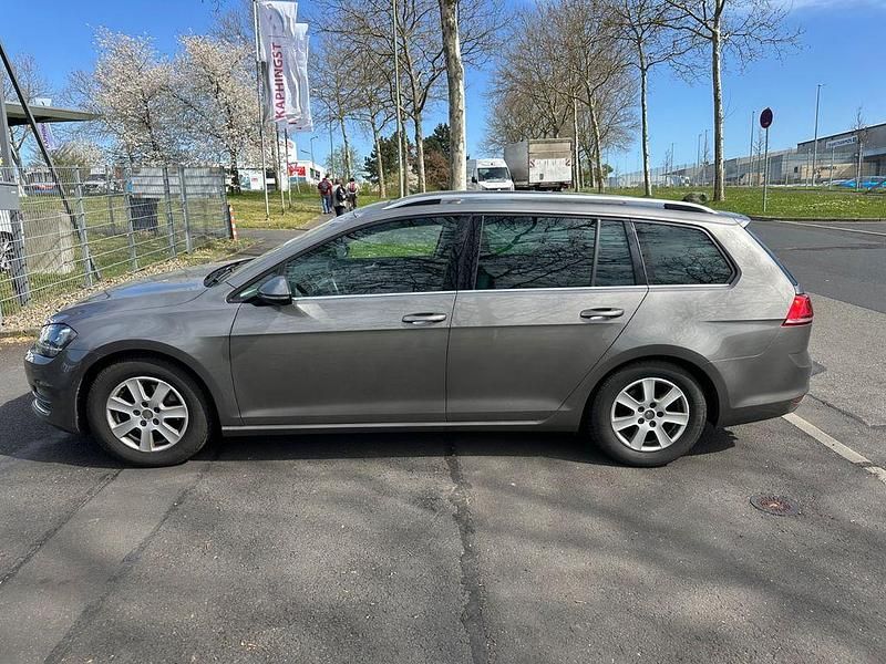 Gebraucht VW Golf VII Highline 150 PS (110 kW) 2017 Grau Kombi