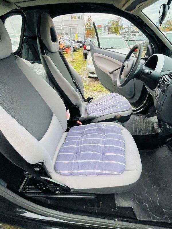 Grau Gebraucht 2002 Smart ForTwo Coupé Passion Coupé | 650 € (Superpreis) - Bild 1/4