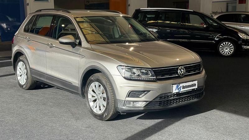 Silber Gebraucht 2017 VW Tiguan Trendline SUV | 17.299 € (Teuer) - Bild 1/4