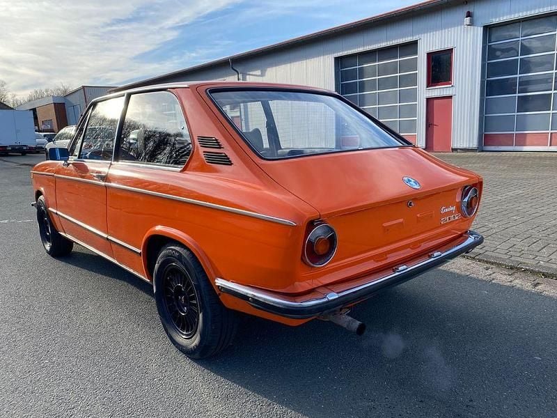 Gebraucht BMW 2002 101 PS (74 kW) 1974 Orange Limousine