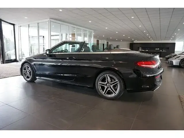 Gebraucht Mercedes C200 AMG line 184 PS (135 kW) 2018 Schwarz Cabrio