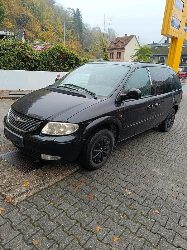 Schwarz Gebraucht 2002 Chrysler Grand Voyager Van / Kleinbus | 2.300 € (Fairer Preis) - Bild 1/4