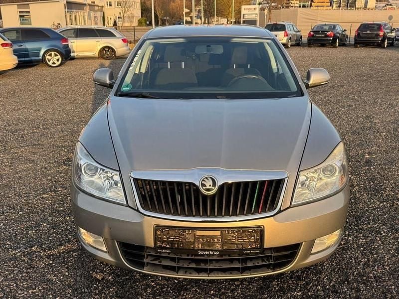 Gebraucht Skoda Octavia Ambiente 102 PS (75 kW) 2009 Beige Limousine