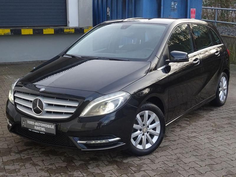 Gebraucht Mercedes B180 Style 109 PS (80 kW) 2014 Schwarz Van / Kleinbus