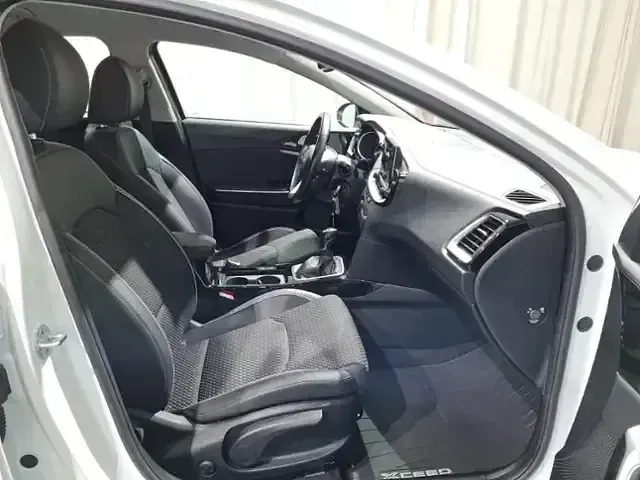 Gebraucht Kia XCeed Vision 140 PS (102 kW) 2020 Weiß, deluxe white metallic SUV