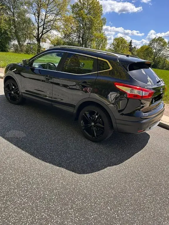 Gebraucht Nissan Qashqai Black Edition 131 PS (96 kW) 2016 Schwarz SUV