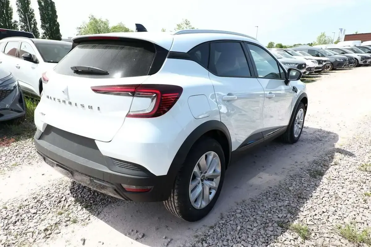 Neu Mitsubishi ASX Plus 91 PS (66 kW) 2025 Crystal weiß metallic SUV